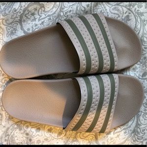 Adidas slide for woman size 5 new with tags